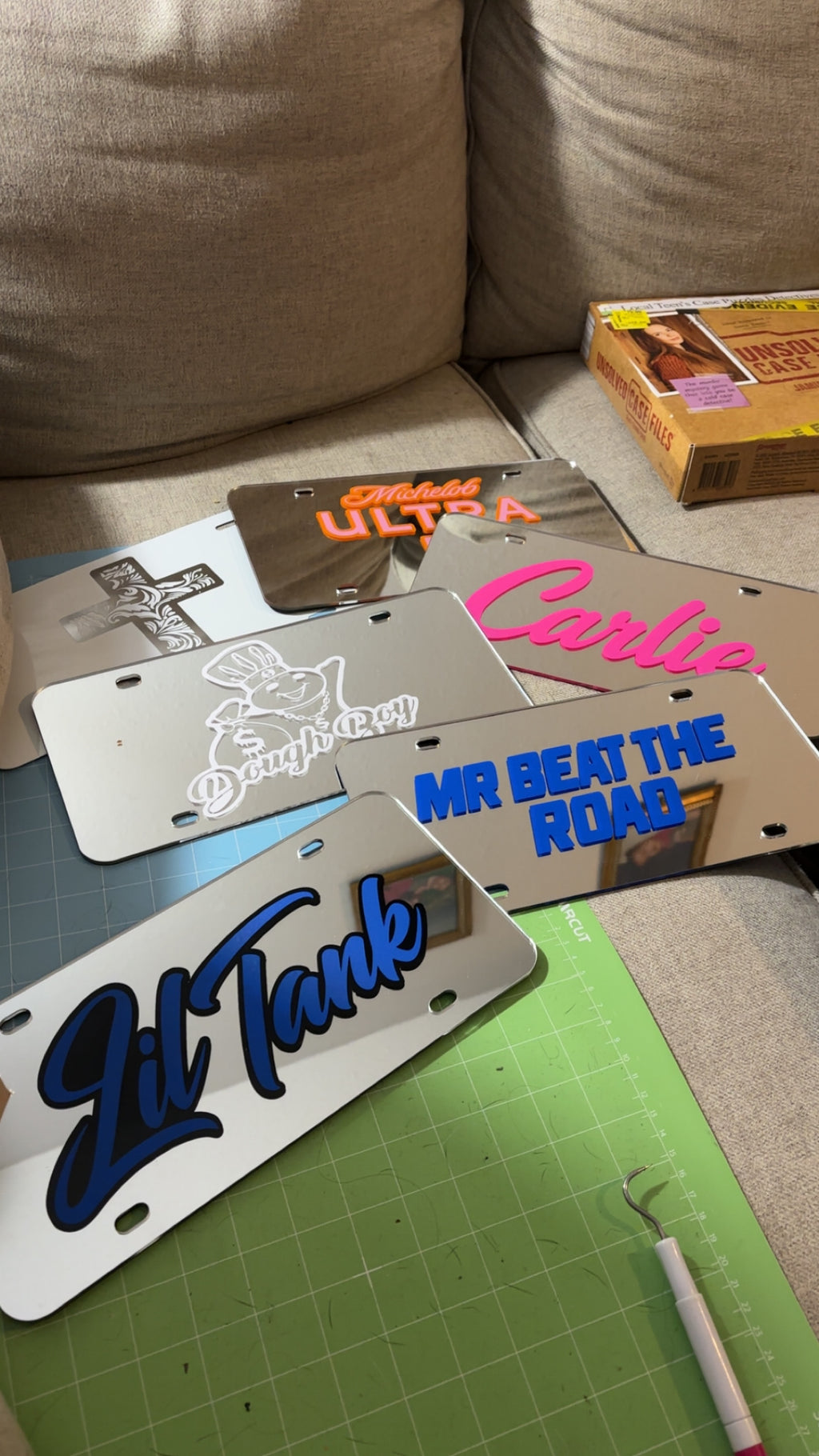 CUSTOM MIRRORED PLATES